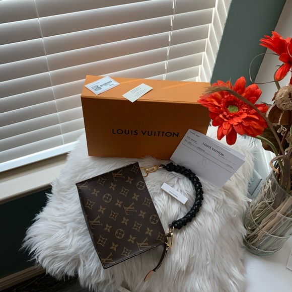 Check out my closet - Picture 13 of 16